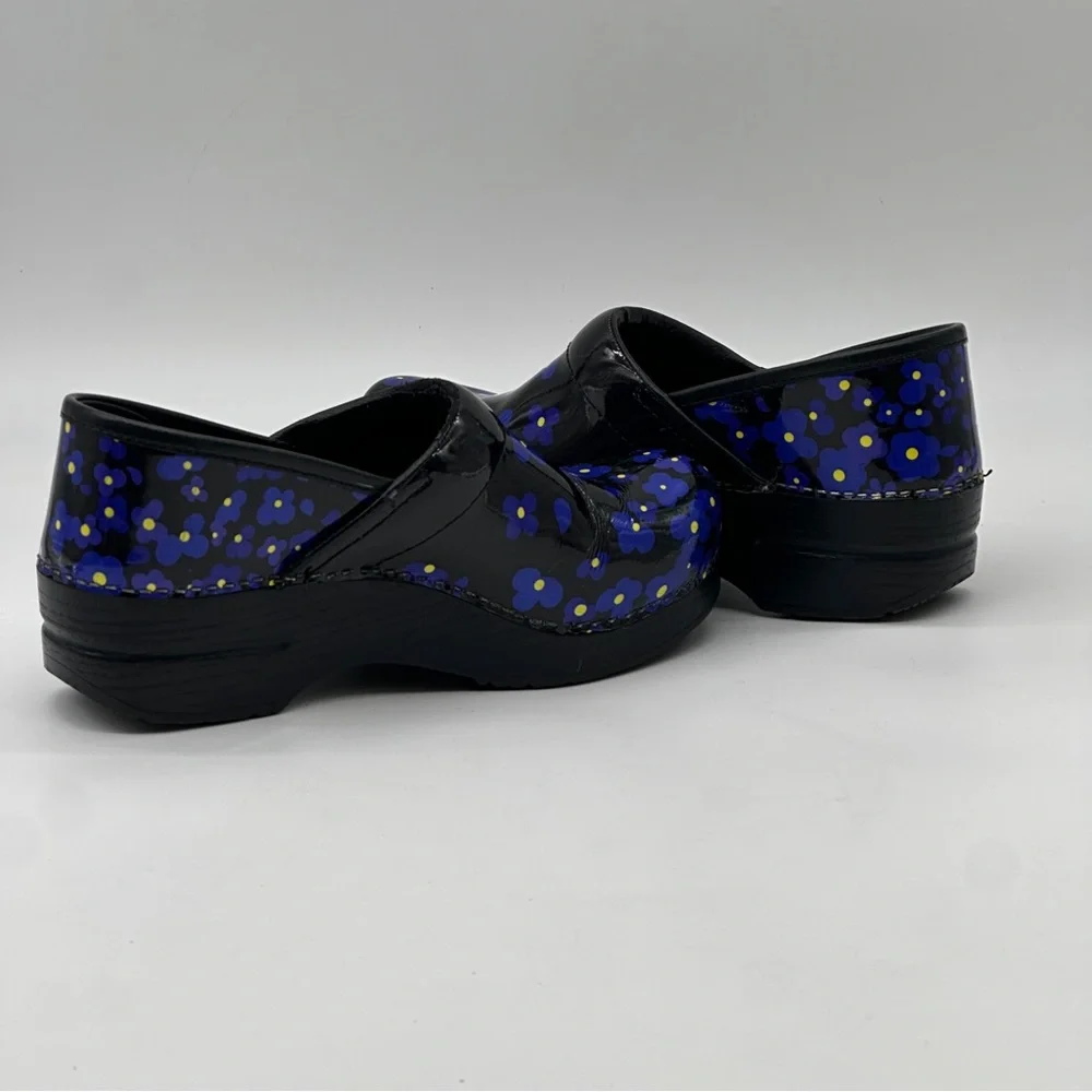 Dansko Professional Black and Blue Clogs. Size 8 - Picture 7 of 9